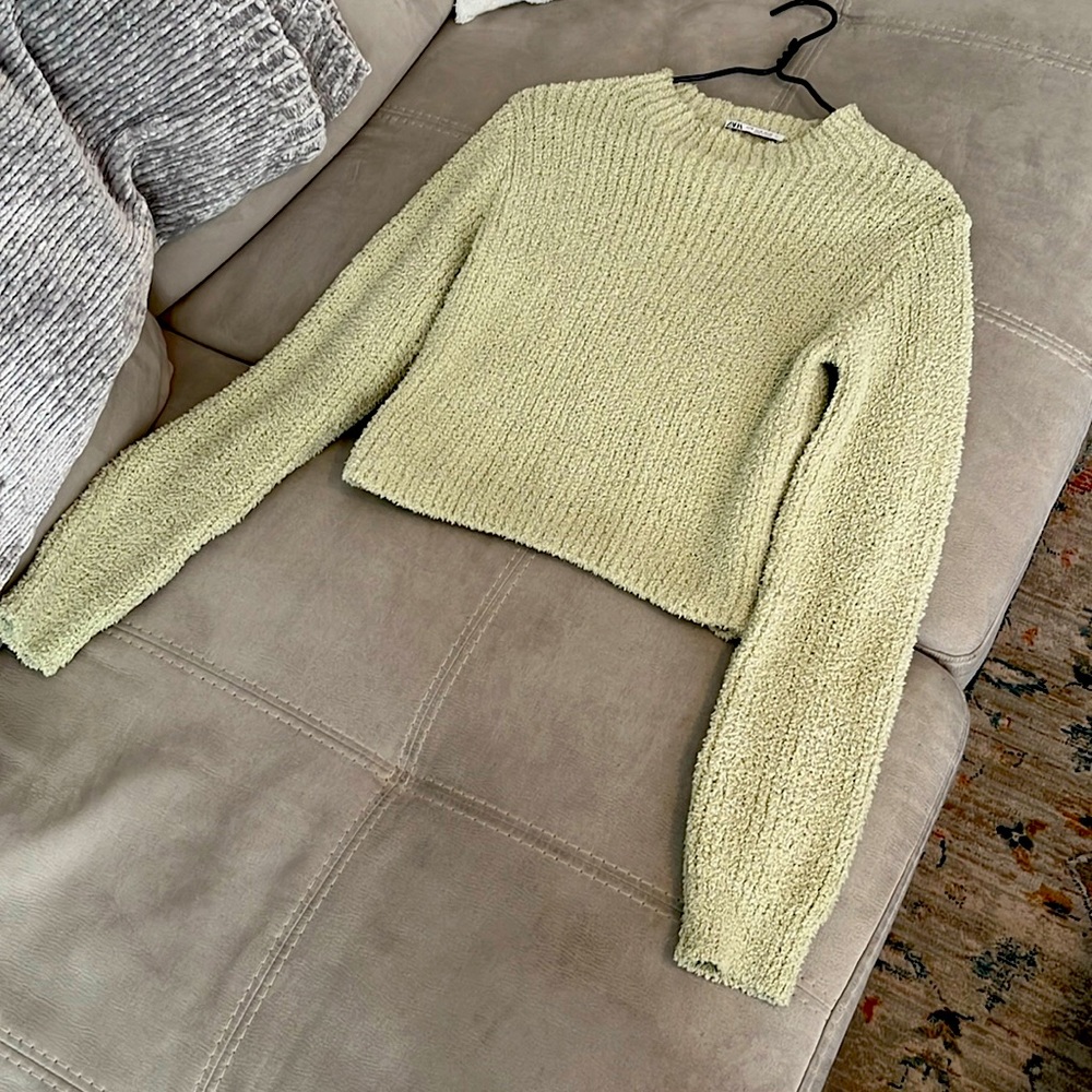Zara, Medium, Pastel Green Sweater Top